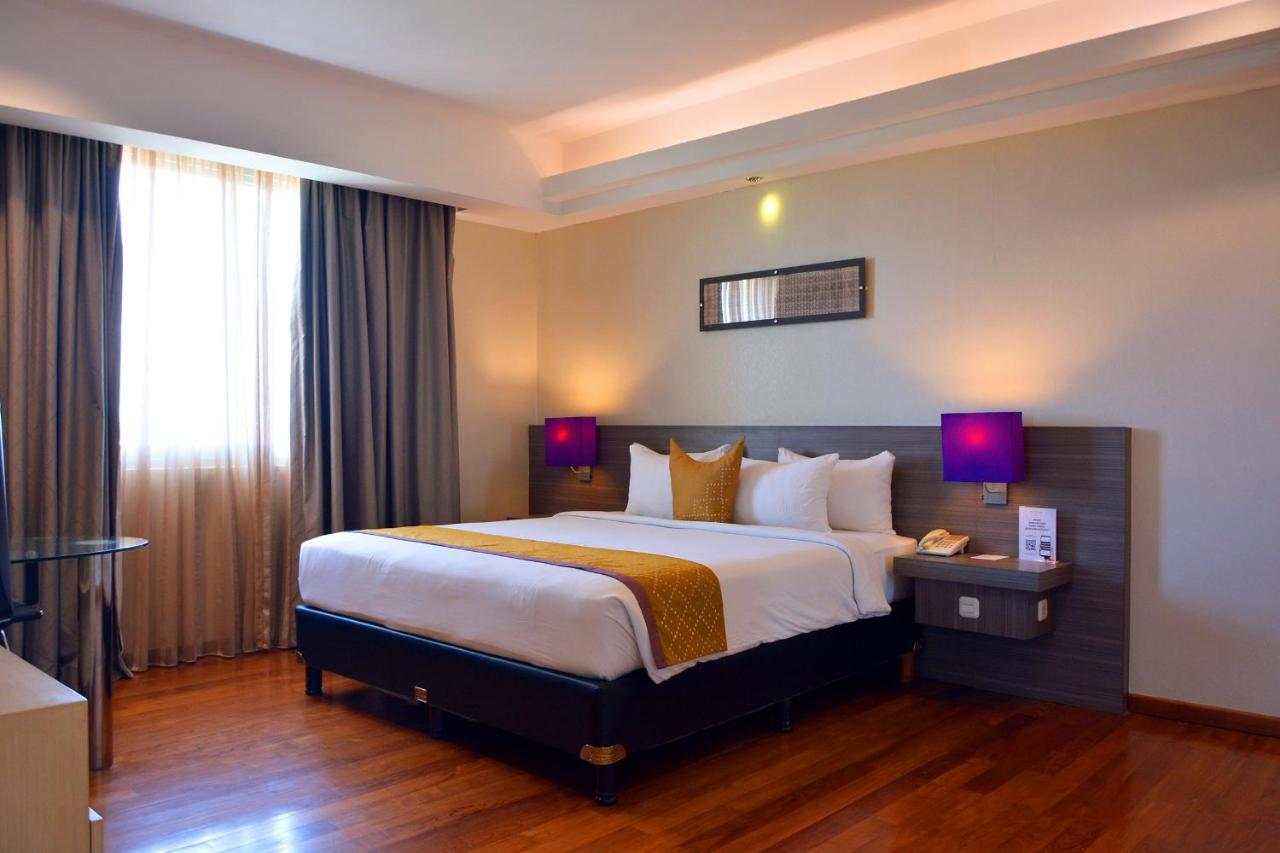 Truntum Padang Hotel Ngoại thất bức ảnh