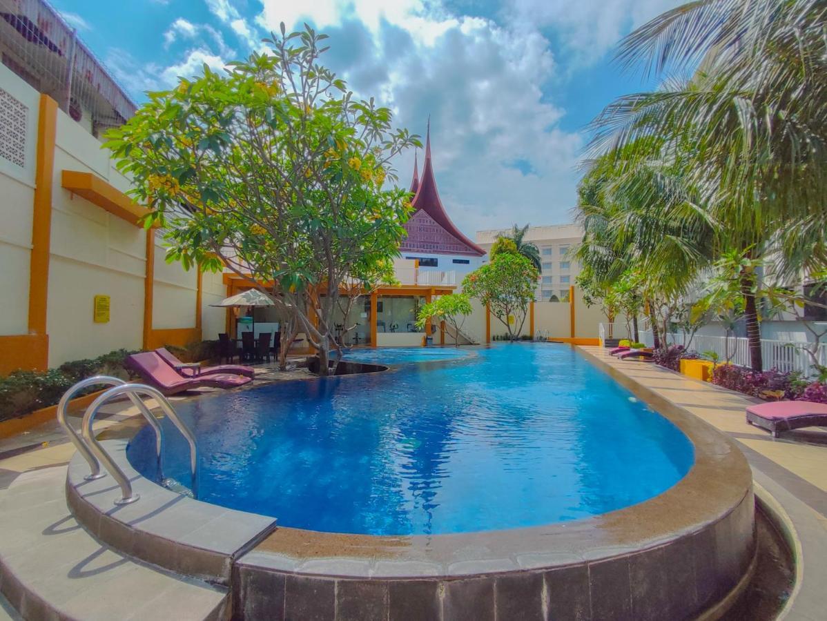 Truntum Padang Hotel Ngoại thất bức ảnh