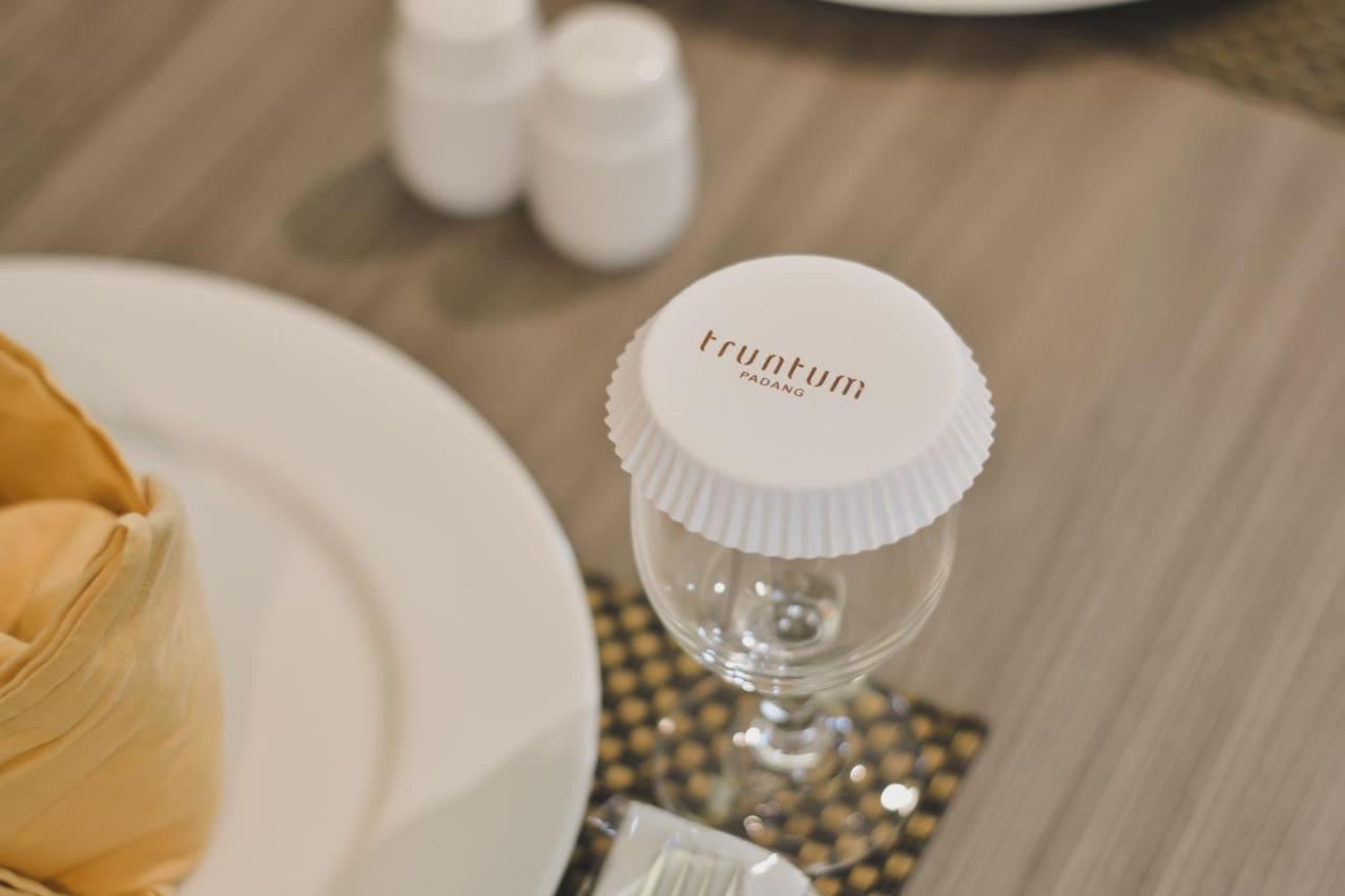 Truntum Padang Hotel Ngoại thất bức ảnh